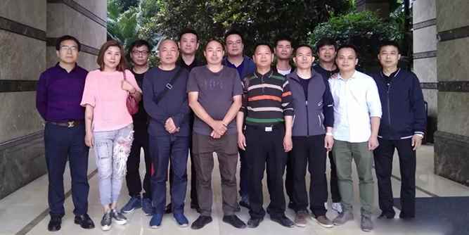 重庆木门及定制企业在利物因体验店沙龙聚会