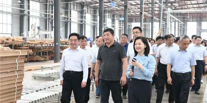 宿迁市市委书记一行莅临冠牛宿迁生产基地视察指导工作