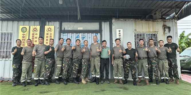 广东省门业协会党支部携手南狮救援队联合驰援怀集抗洪一线