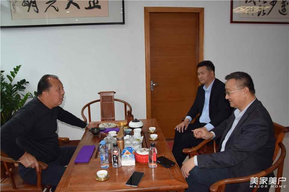 广东省门业协会执行会长徐生一行赴怡发门窗走访