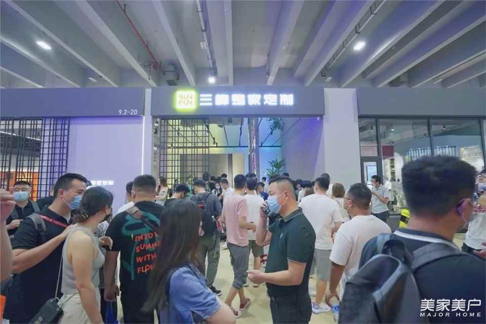 惊鸿颜影 | 三峰整家定制C位盛放【第24届中国广州建博会】！